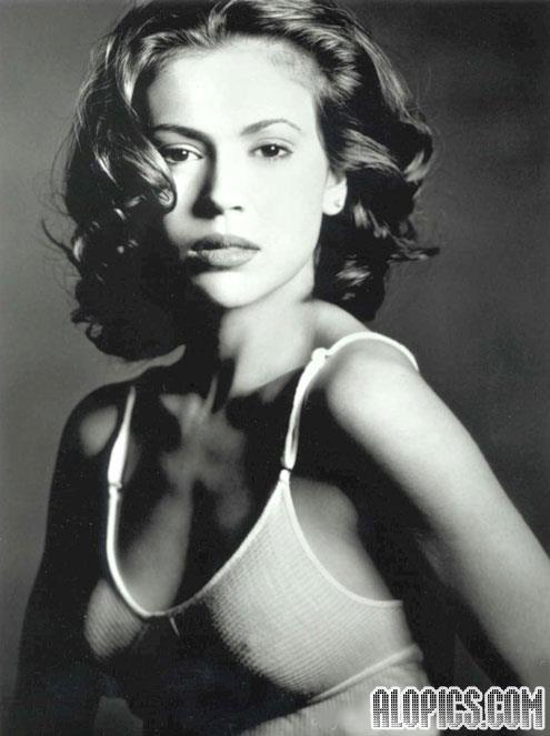 Alyssa Milano in lingerie