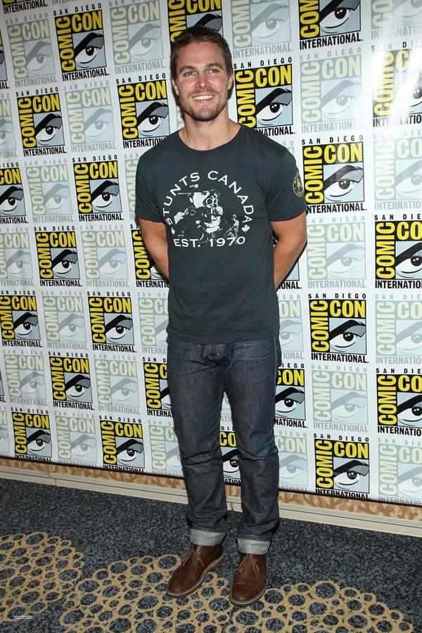 Stephen Amell