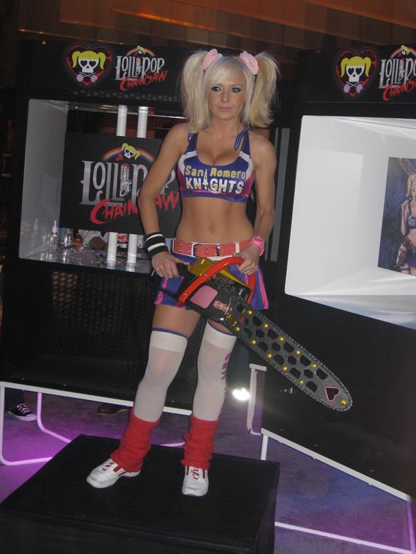 Jessica Nigri as Juliet Starling