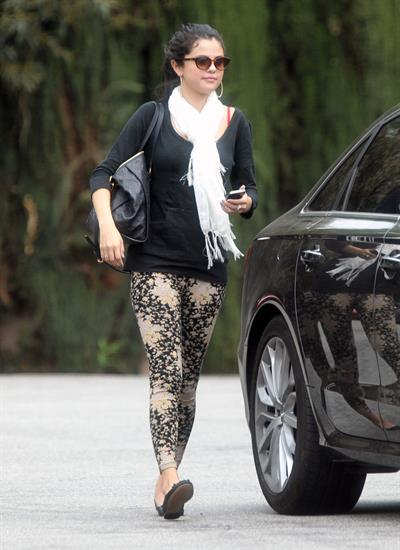 Selena Gomez going out to lunch in Studio City on April 25, 2012
