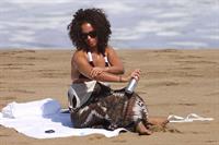 Alicia Keys bikini beach vacation candids in Hawaii on January 24, 2010 