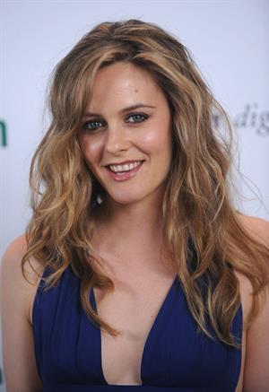 Alicia Silverstone attends the 2009 Heart of Green Awards at Hearst Tower