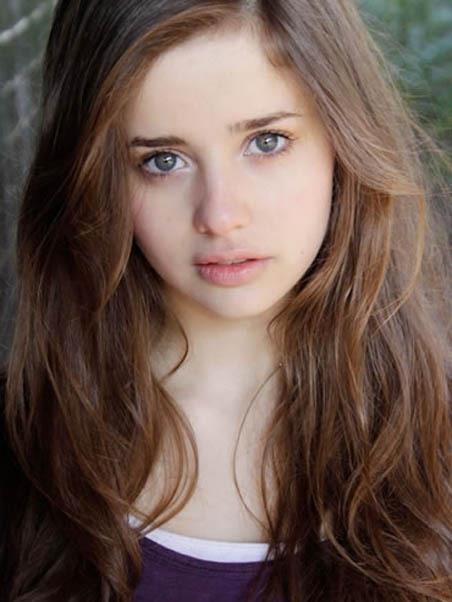 Holly Earl