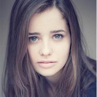 Holly Earl