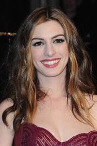 Anne Hathaway Vanity Fair Oscar Party on February 27, 2011