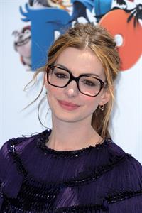 Anne Hathaway attending the Rio Los Angeles premiere on April 10, 2011