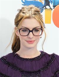Anne Hathaway attending the Rio Los Angeles premiere on April 10, 2011