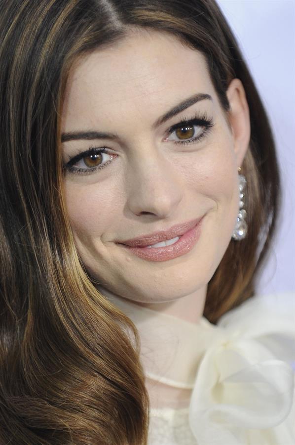 Anne Hathaway Love & Other Drugs screening at the DGA Theater in New York City on November 16, 2010