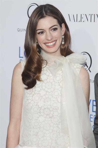 Anne Hathaway Love & Other Drugs screening at the DGA Theater in New York City on November 16, 2010