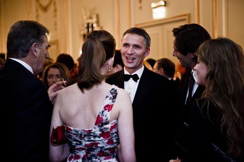 Anne Hathaway Norwegian Nobel Prize Committees banquet conference on December 11, 2010