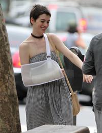 Anne Hathaway out for lunch in Brooklyn New York City on May 30, 2012