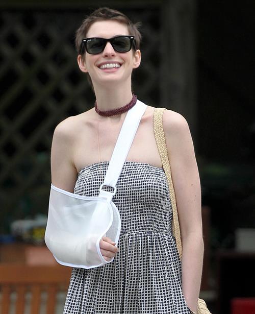 Anne Hathaway out for lunch in Brooklyn New York City on May 30, 2012
