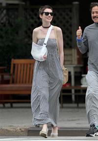 Anne Hathaway out for lunch in Brooklyn New York City on May 30, 2012