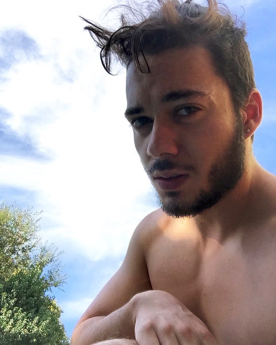 Milo taking a selfie