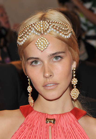 Isabel Lucas