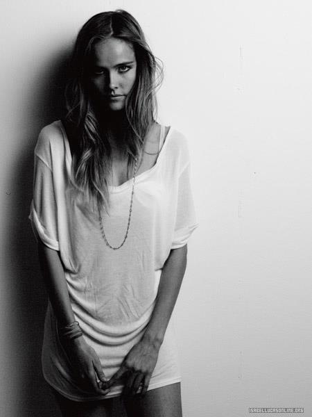 Isabel Lucas