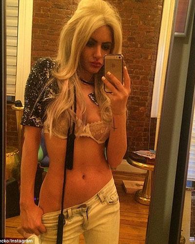 Gabi Grecko in lingerie taking a selfie