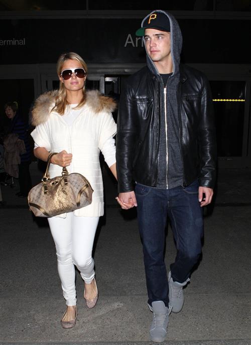 Paris Hilton Pictures Paris Hilton arrives at Los Angeles International Airport (02.02.2013)