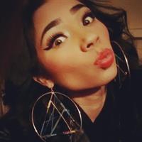 Stephanie George taking a selfie