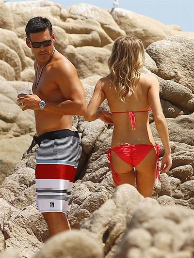 LeAnn Rimes in a bikini - ass
