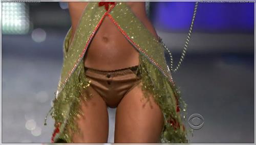 Alessandra Ambrosio in lingerie