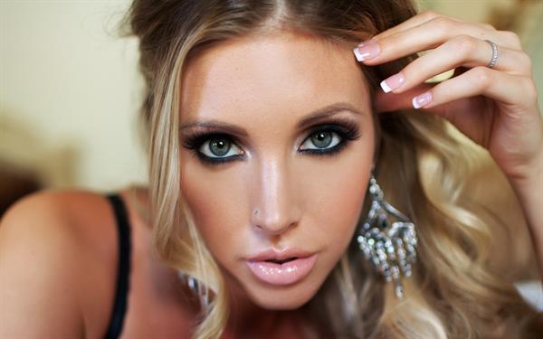 Samantha Saint