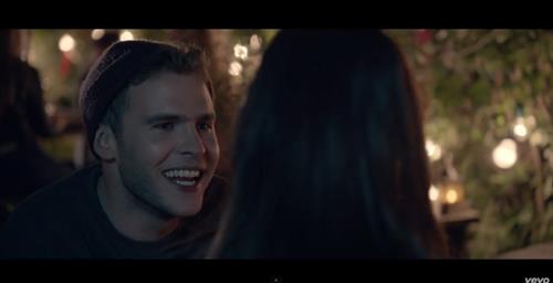 Iain De Caestecker