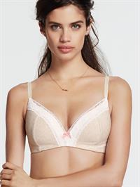 Sara Sampaio in lingerie