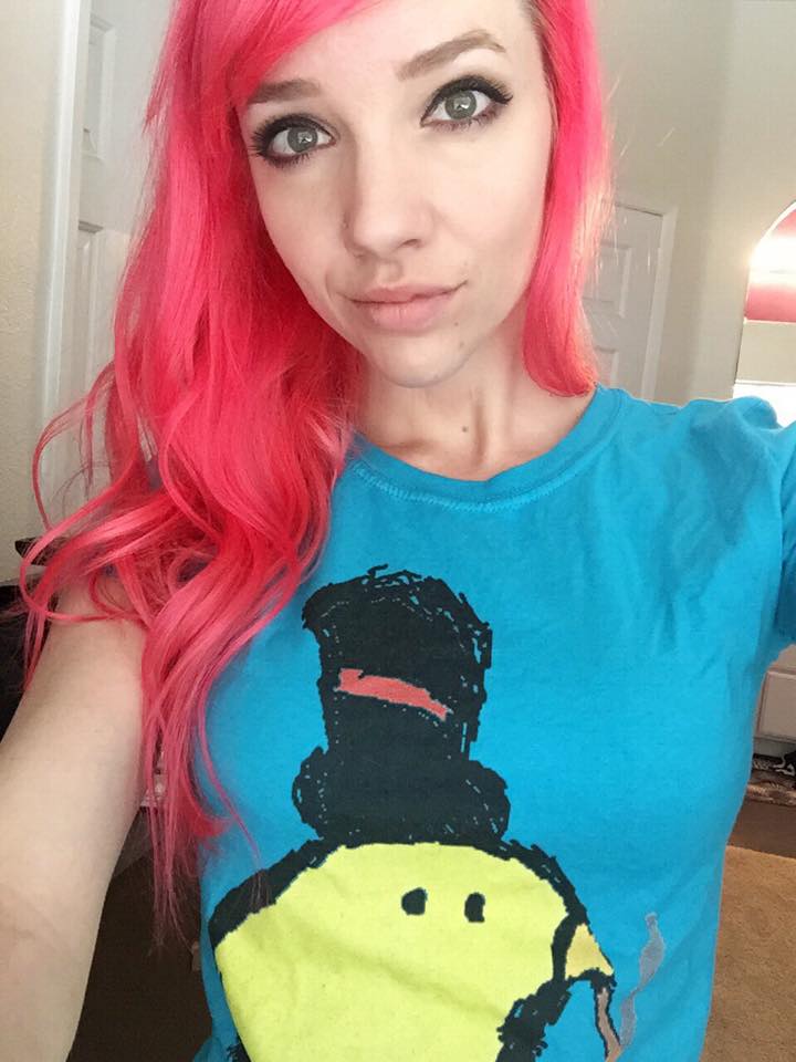 Lyz Brickley taking a selfie