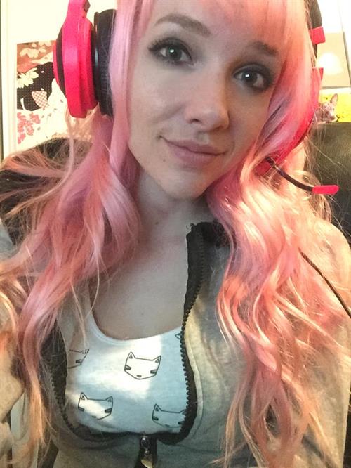 Lyz Brickley taking a selfie