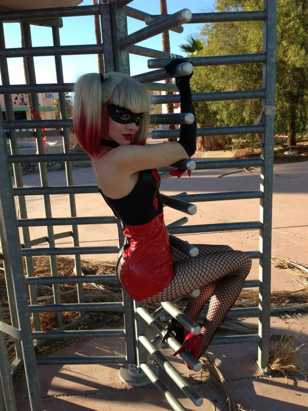 Lyz Brickley - Harley Quinn Cosplay