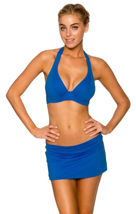 Elizabeth Turner in a bikini