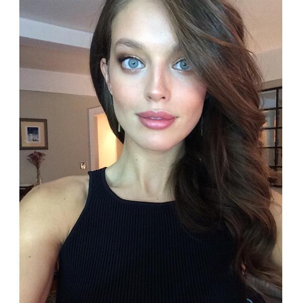 Emily DiDonato taking a selfie