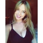 Lauren Hanley taking a selfie