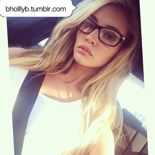 Bryana Holly taking a selfie