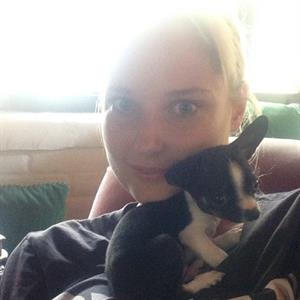 Genevieve Morton taking a selfie