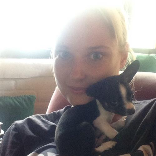 Genevieve Morton taking a selfie