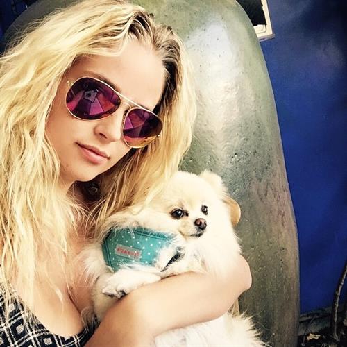 Genevieve Morton taking a selfie