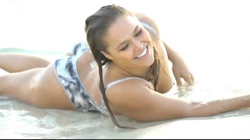 Sports Illustrated Swimsuit 2016 - Ronda Rousey body paint