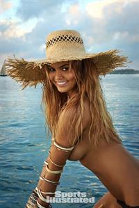 Chrissy Teigen - Sports Illustrated Swimsuit 2016