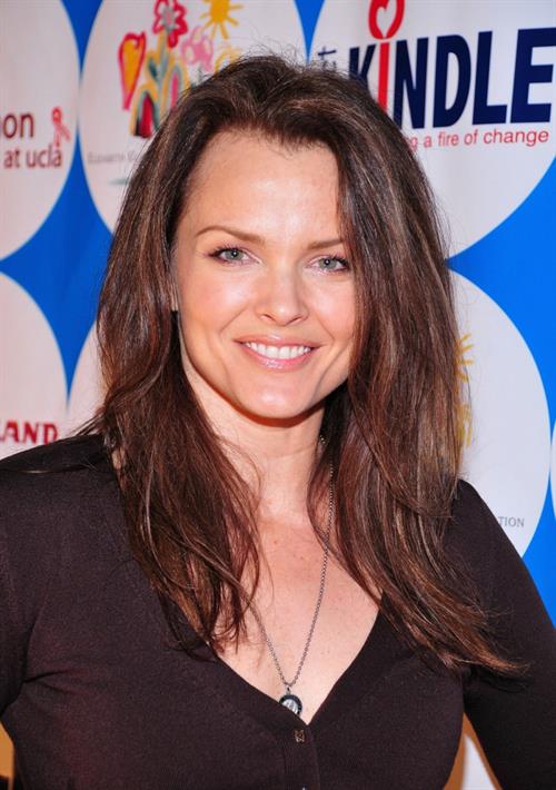 Dina Meyer