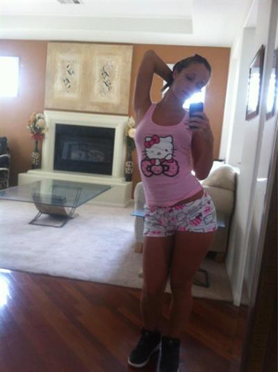 Jada Stevens taking a selfie