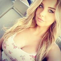Emily Sears taking a selfie