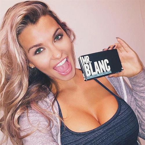 Emily Sears taking a selfie