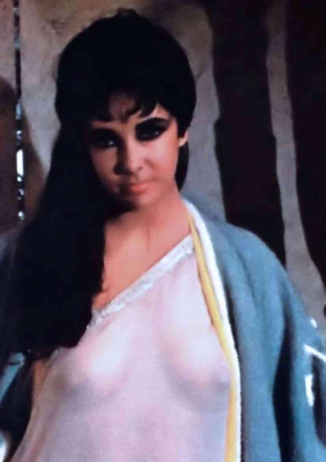 Boobs elizabeth taylor Actresses from