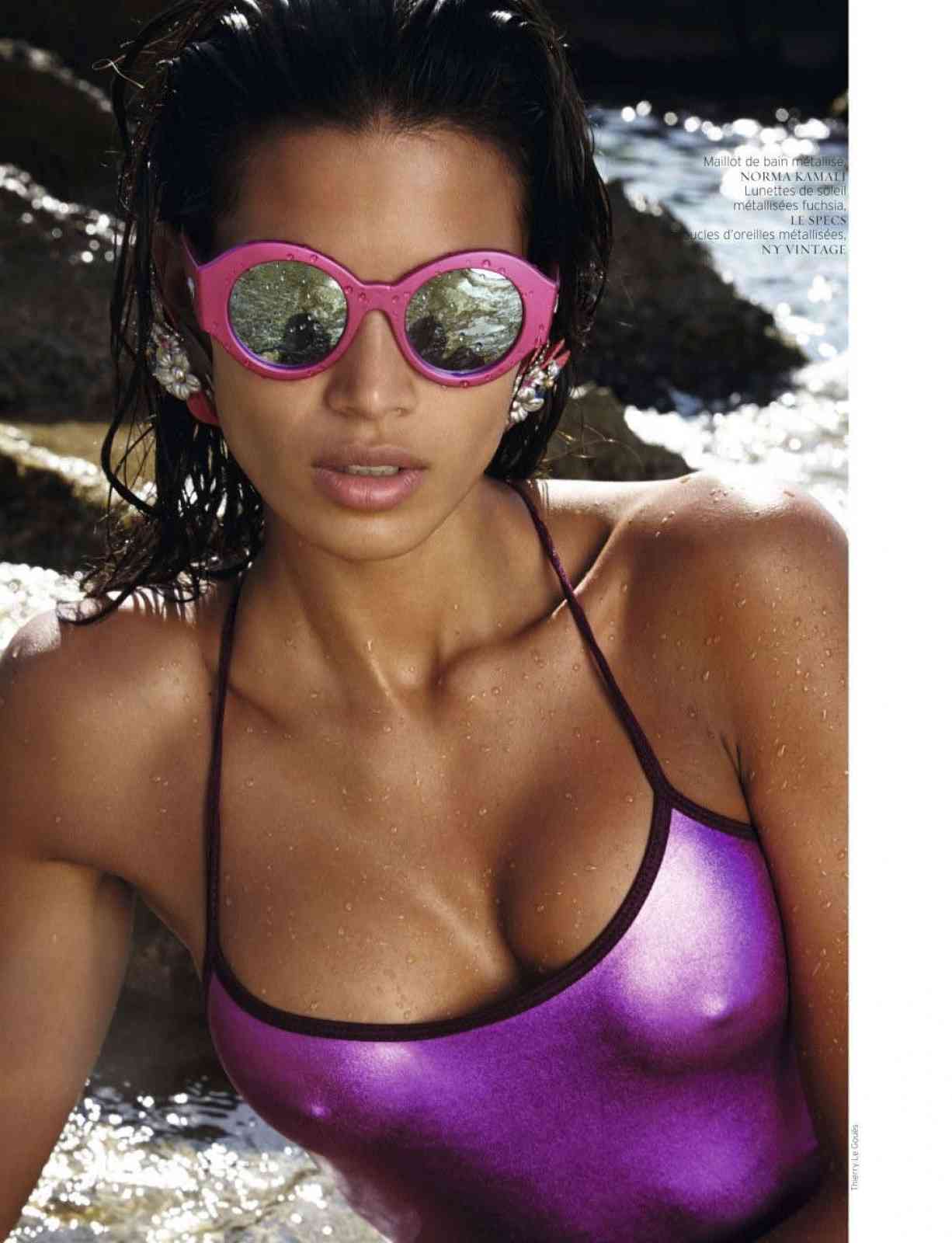 Raica Oliveira in a bikini