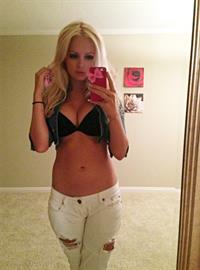 Annelise Marie taking a selfie