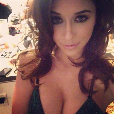 Tianna Gregory taking a selfie