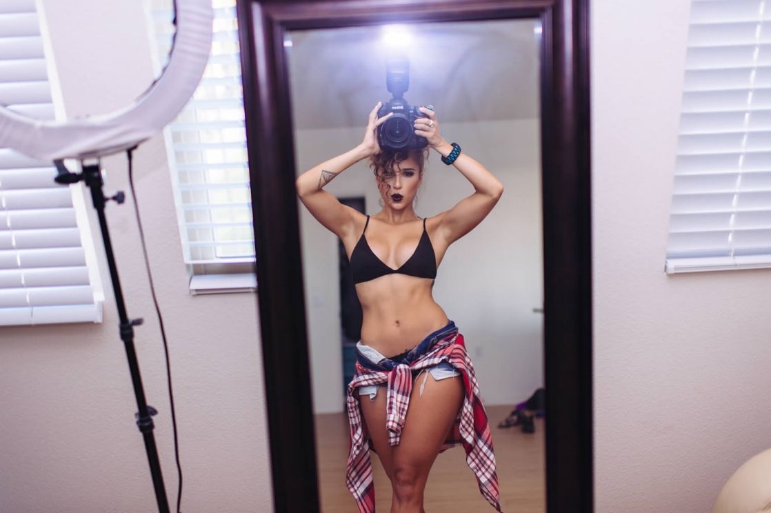 Tianna Gregory taking a selfie