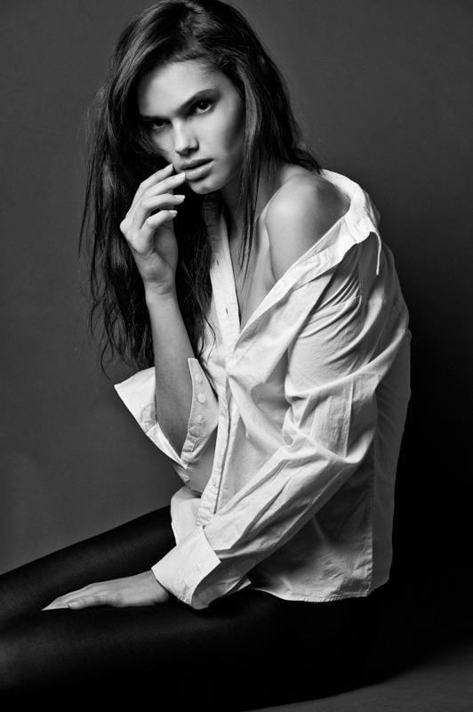 Lisalla Montenegro is a super hot model from Goias, Brazil